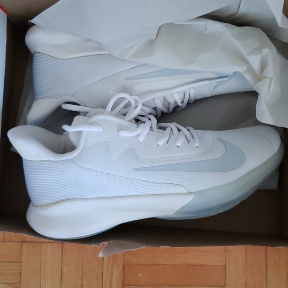 NIKE UNISEX PRECISION shoes - euro size 39.5